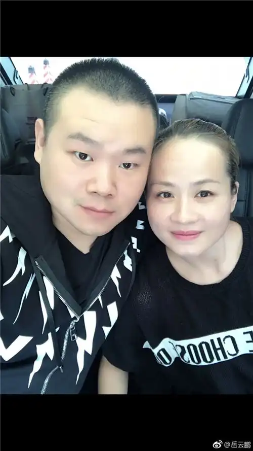 岳云鹏想知道前面戴口罩明星是谁,网友爆笑回复提前开启七天乐
