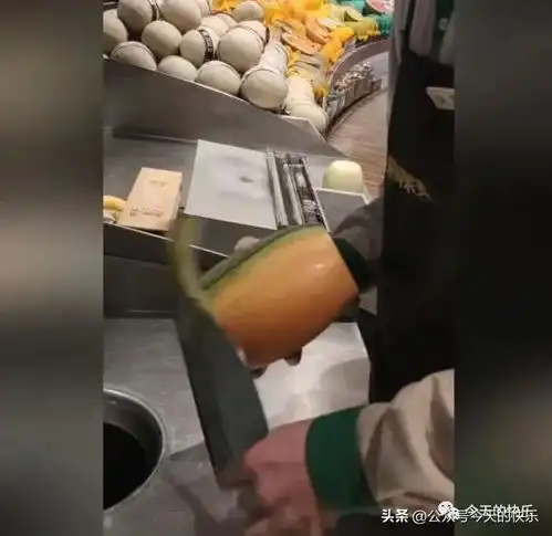 第159期搞笑图片当一个刀削面师傅转行卖水果
