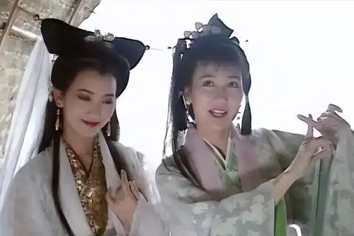 新白娘子传奇中的穿帮镜头,简直太搞笑,看这么多年都没发现
