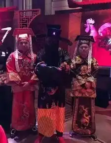 爆笑gif趣图这应该是史上最像包拯的吧
