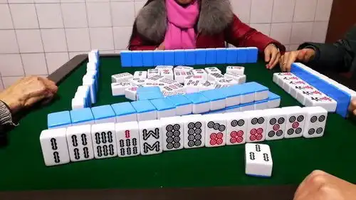 四川麻将能跑必须跑,蚊子虽小也是肉
