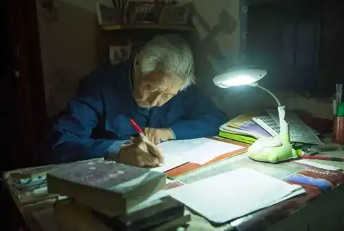 带薪寒暑假或将成为过去式,老师欢欣鼓舞,学生却一片哀嚎

