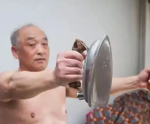 搞笑图片,,高手在民间之健身

