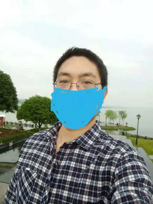 有趣大叔征婚奔成家
