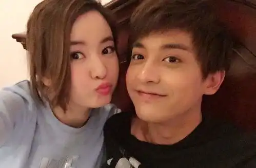 太刚李佳航喊话爆料离婚的网友,粉丝不愧是爱情公寓的张律师
