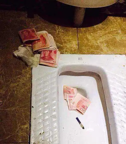 gif搞笑趣图1秒钟变成非洲黑人
