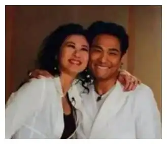 吴君如曾被骂丑女,如今拿捏陈可辛轻松拿下2.5亿巨款
