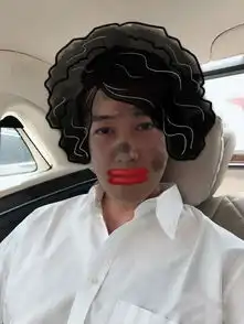 鲍蕾晒搞怪全家福陆毅变少女贝儿小叶子很乖巧
