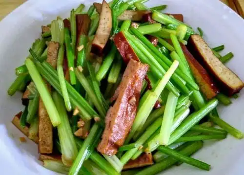 女性担心老得快,多吃此菜,滋润肌肤,减少皱纹,皮肤水嫩更光滑
