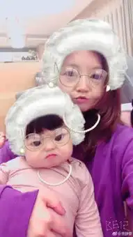 贾静雯化身孩子王拍搞怪照片咘咘眼神呆萌抢镜十足
