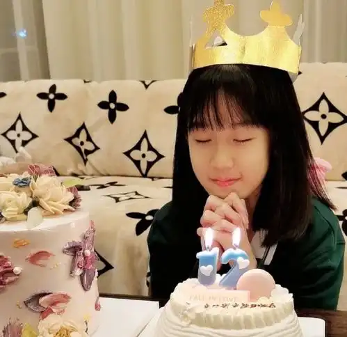 有种暴风成长叫陆毅女儿,12岁贝儿甜美文静,这大长腿我慕了
