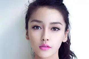 女星拍吻戏用什么道具杨颖用保鲜膜,万茜用饺子,热巴最搞笑
