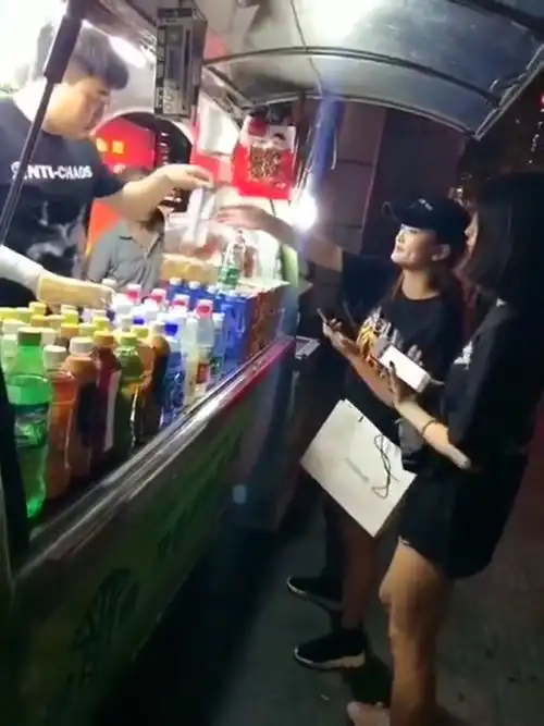 小店老板爆笑来袭
