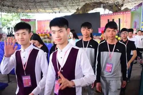 高考你以为双胞胎可以作弊看了这才明白,你真的想多了
