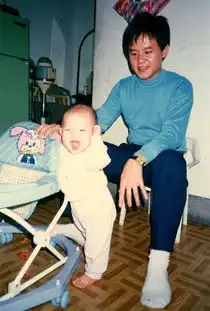 恭喜谢依霖喜得千金但hold住姐是在水里生产,自夸超猛
