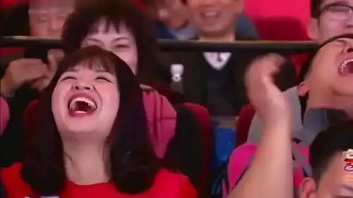 岳云鹏爆笑解释指腹为婚,台下的美女笑的都不顾形象了
