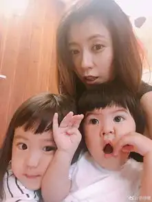 组图贾静雯怀抱女儿搞怪合照咘咘新造型扮鬼脸刘海超萌
