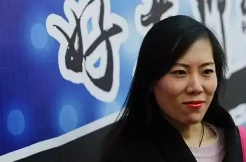 6年前,豪言世界这么大,我想去看看的女老师,看完世界了吗
