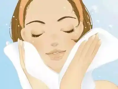 洗脸用热水好,还是冷水好这么多年你可能都没洗对
