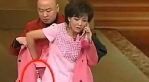 春晚穿帮镜头欢乐多,一个比一个有趣
