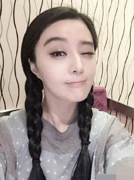 娱乐圈女明星的双麻花辫子大pk,原来她最惊艳
