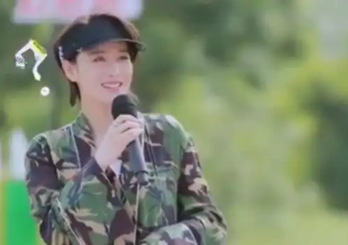 张馨予妈妈首曝何捷小秘密,惊得张馨予佯装逃离,这届妈妈太敢说
