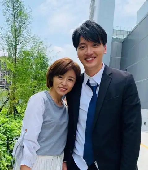 37岁男星出轨,小三带家人上门辱骂原配,现获妻子原谅还大秀恩爱
