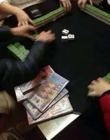 搞笑gif趣图妹子,你的蝎子功已经练了很久了吧

