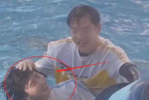 郑恺玩游戏被说欺负蔡徐坤,原视频截图流出后,黑粉都该闭嘴了
