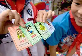 恶搞奖状小学热卖9岁女孩获称最佳交际花
