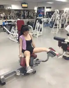 搞笑gif妹子又想骗我去当私教我去还不成吗
