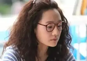 赵今麦丑女造型遭吐槽我国女星扮丑太缺乏创意了
