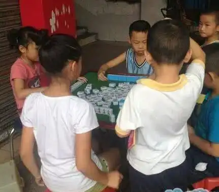 搞笑gif趣图第一次带女友去宾馆,没想到她这么挑剔
