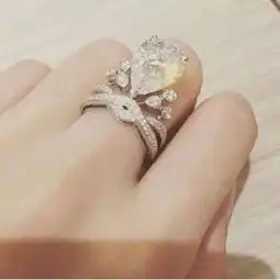 搞笑范冰冰戴得起五千万的钻戒,却舍不得花几十块买一瓶指甲油
