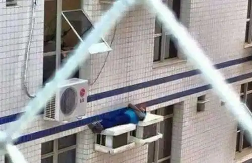 搞笑段子老婆吼道,再有下次就把你耳朵揪下来,知道错哪了么
