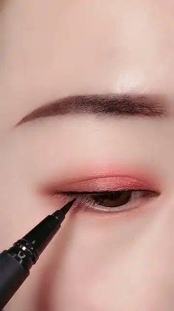 画眼线你们学会了吗
