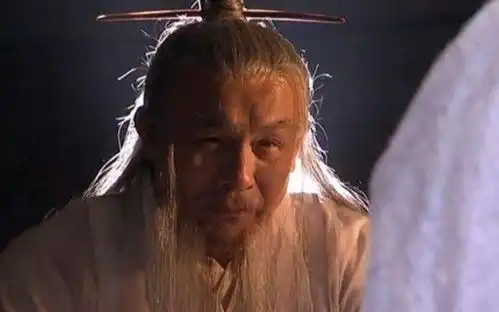 无崖子设珍珑棋局30年,为什么不直接把功力传给大徒弟苏星河呢
