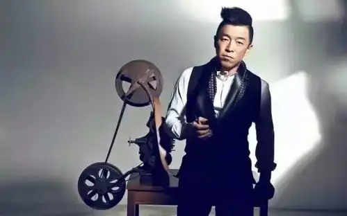 黄渤如今这世上好看的皮囊太多,有趣的灵魂太少
