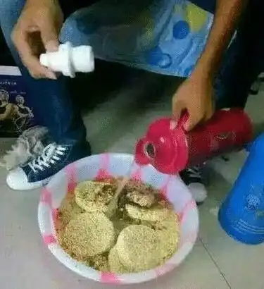 搞笑段子集锦,老妈就给我一巴掌今天为啥在学校打架我当时气哭了
