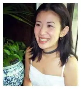 吴君如曾被骂丑女,如今拿捏陈可辛轻松拿下2.5亿巨款
