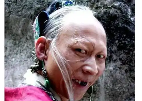 有种神颜叫裘千尺女儿,本以为很丑,看到照片先叫声岳父
