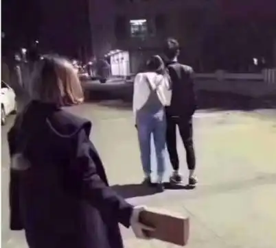 搞笑图片笑话段子龟儿子,你敢背着我给我换媳妇
