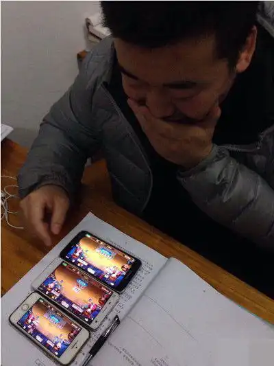 如此斗地主真牛,给跪了哈哈哈哈哈
