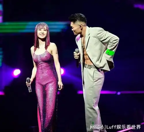 蔡依林演唱会22年出道以来最大尺度服装造型
