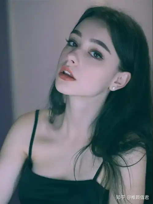 她是谁,欧美美女,好美,网上总看见她
