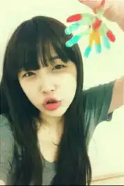 fx新歌受欢迎sulli上传素颜照谢粉丝
