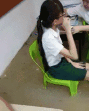 每日搞笑老爸略带羞涩的说当时我什么都不懂,全被你妈教坏了
