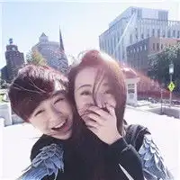 两人一张搞笑中二的qq情侣头像
