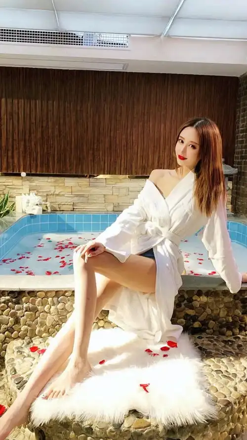 搞笑gif趣图美女不管你长什么样子,你都是我女朋友了,我不后悔
