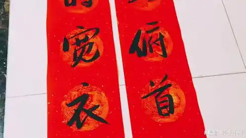 零零后女学渣给学校厕所写了一副对联,校长看后都竖起了大拇指
